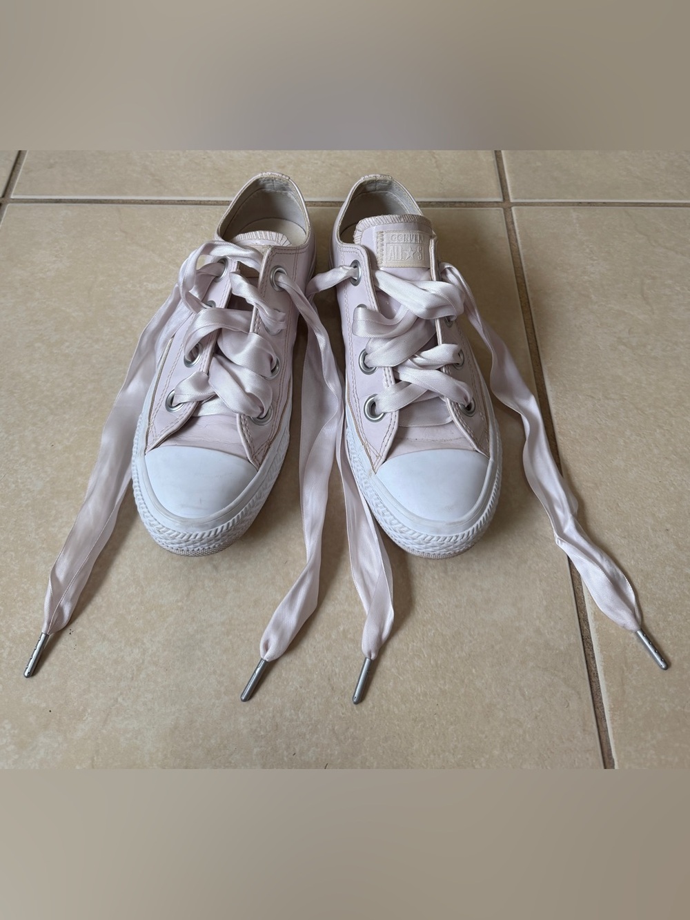 Converse Chuck Taylor All Star Big Eyelet Pink Patent Leather Size 6 561401C